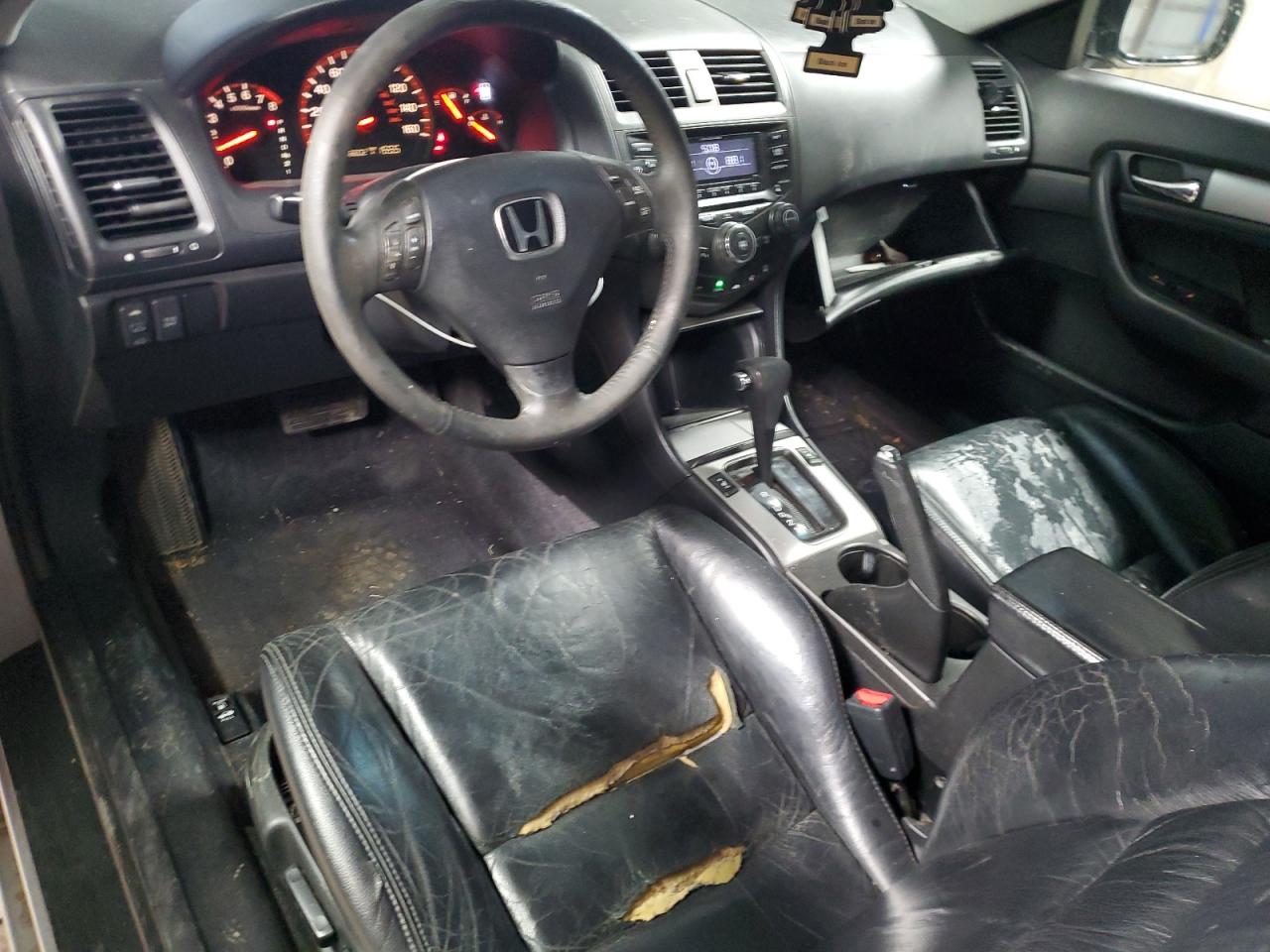 2003 Honda Accord - Image 8