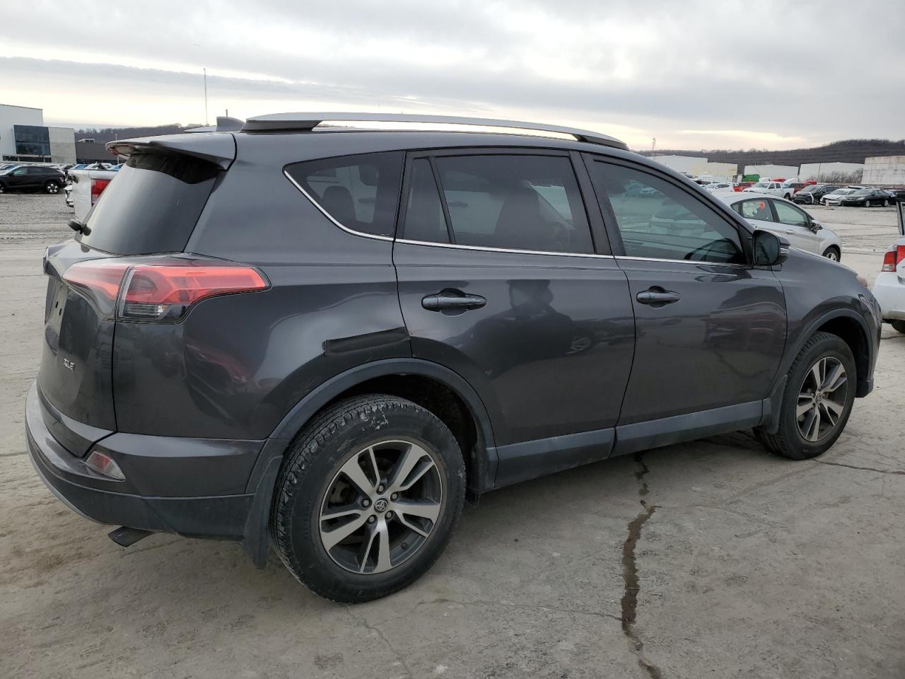 2018 Toyota RAV 4 - Image 3