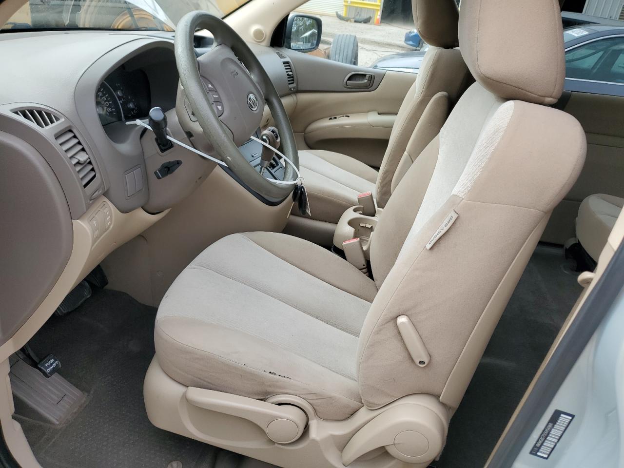 2012 Kia Sedona - Image 7