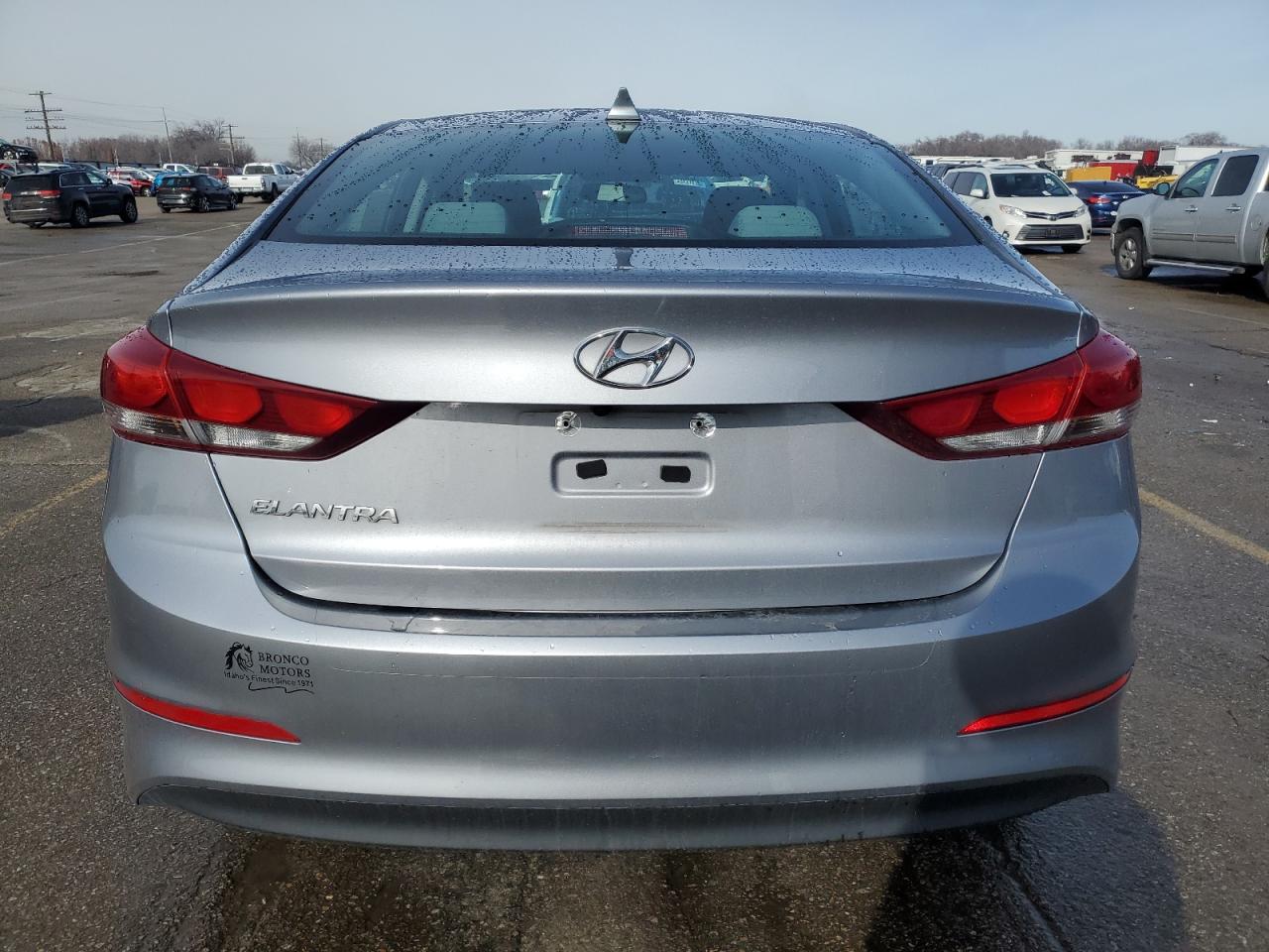 2017 Hyundai Elantra - Image 6