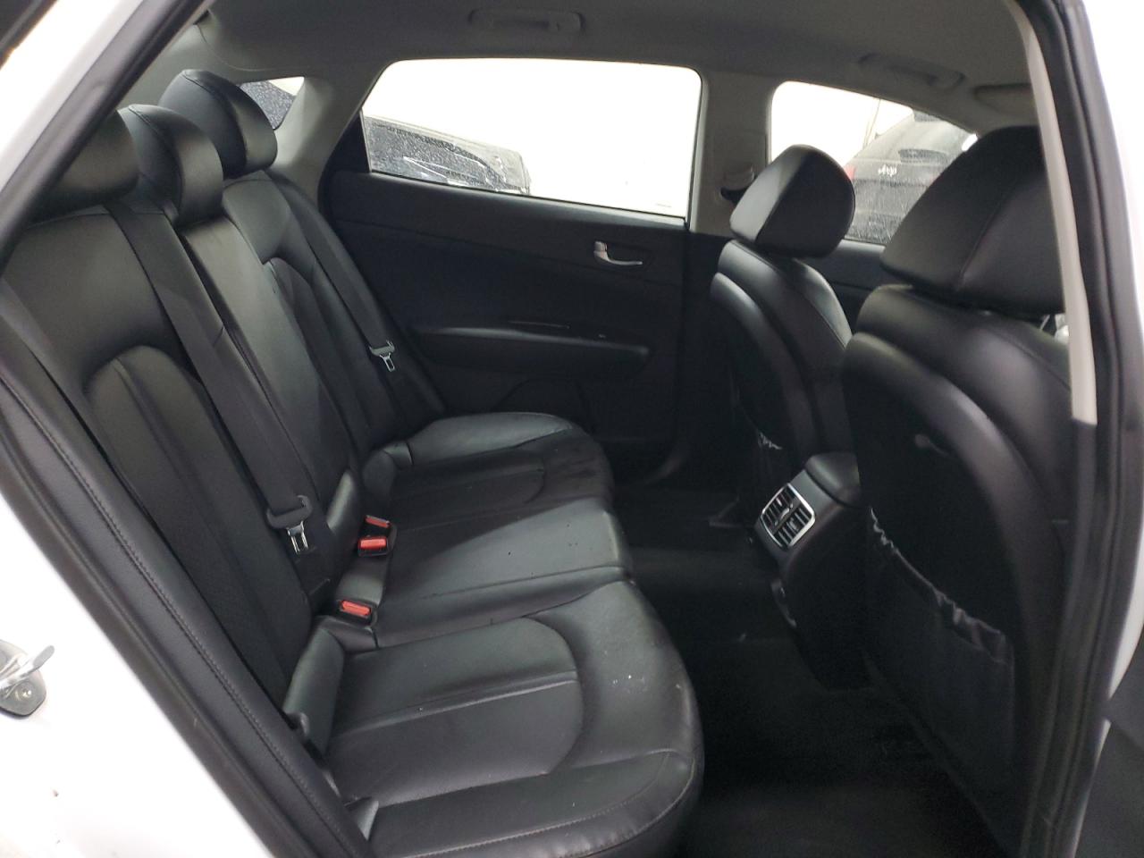 2020 Kia Optima - Image 10