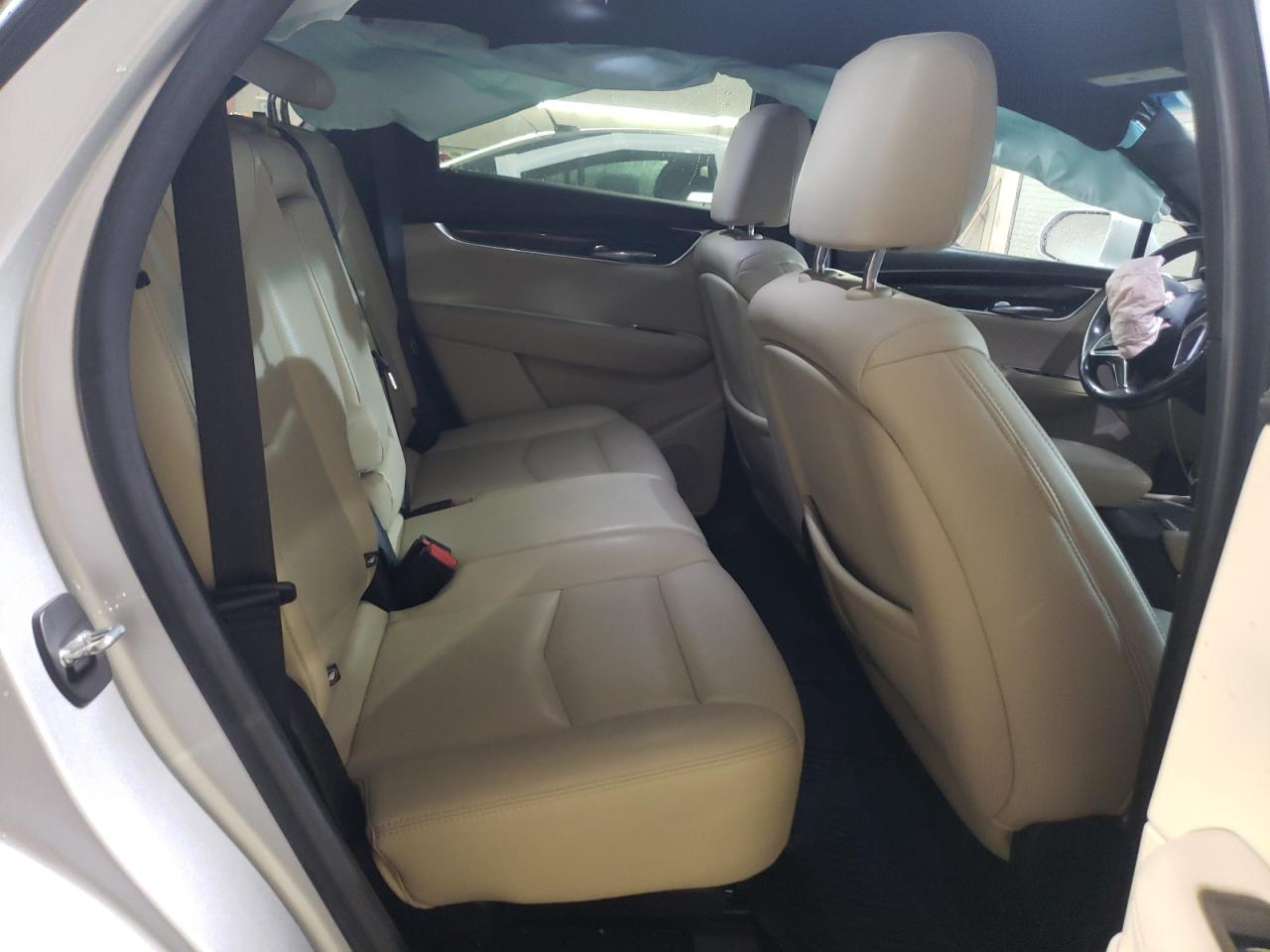 2018 Cadillac XT5 - Image 10