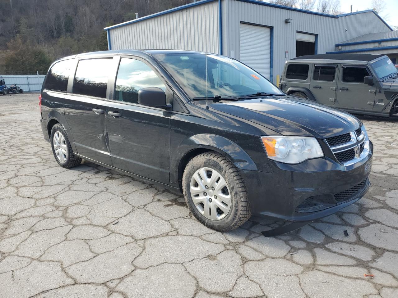 2019 Dodge Caravan - Image 4