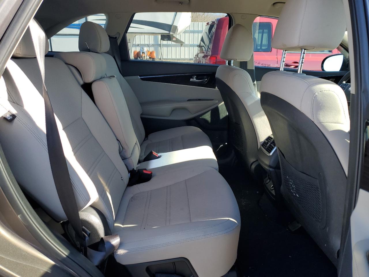 2019 Kia Sorento - Image 11