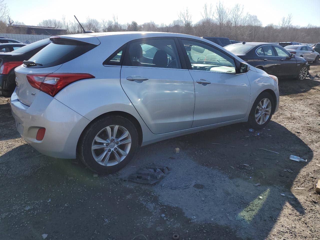 2014 Hyundai Elantra - Image 3