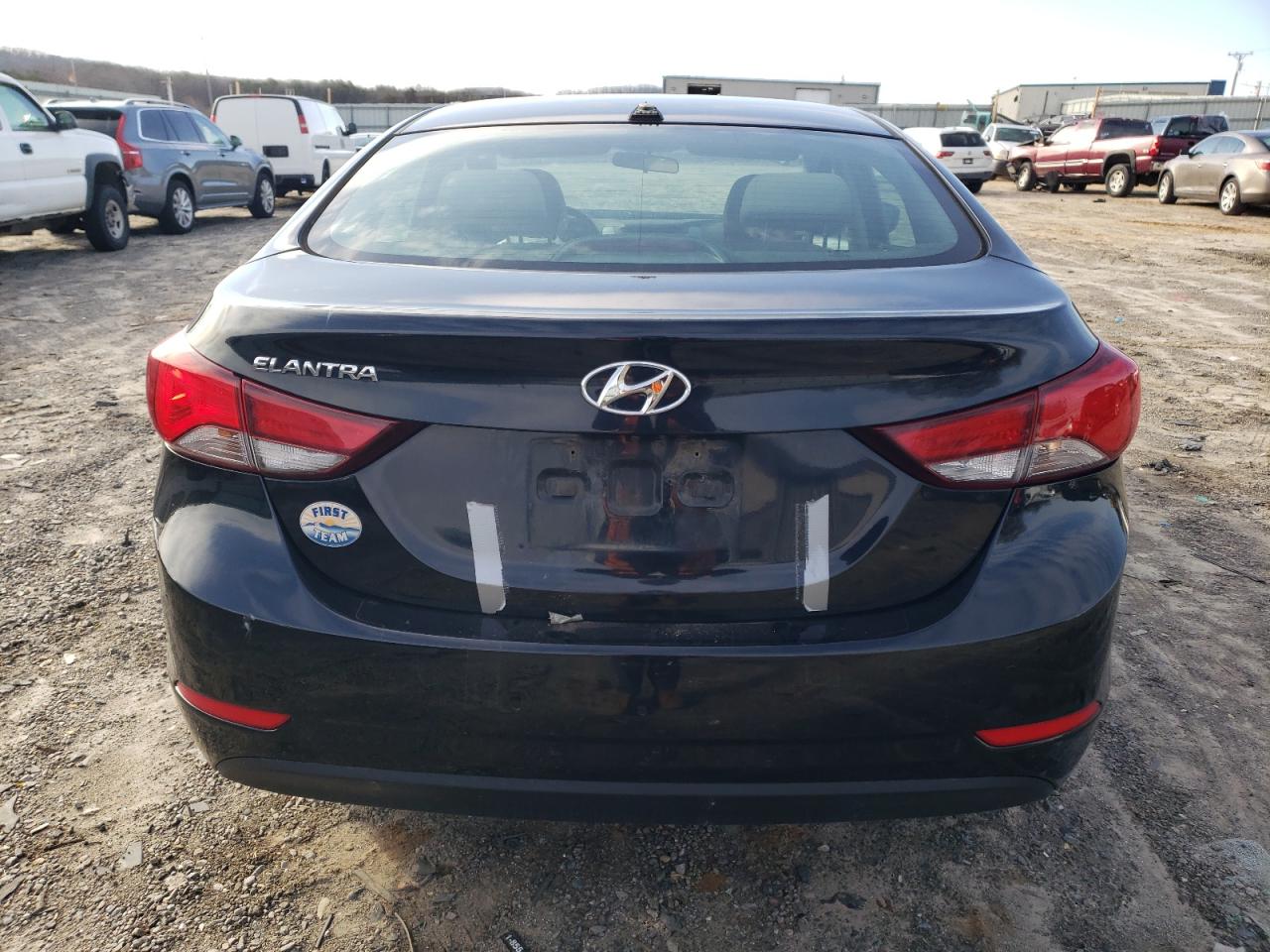 2016 Hyundai Elantra - Image 6
