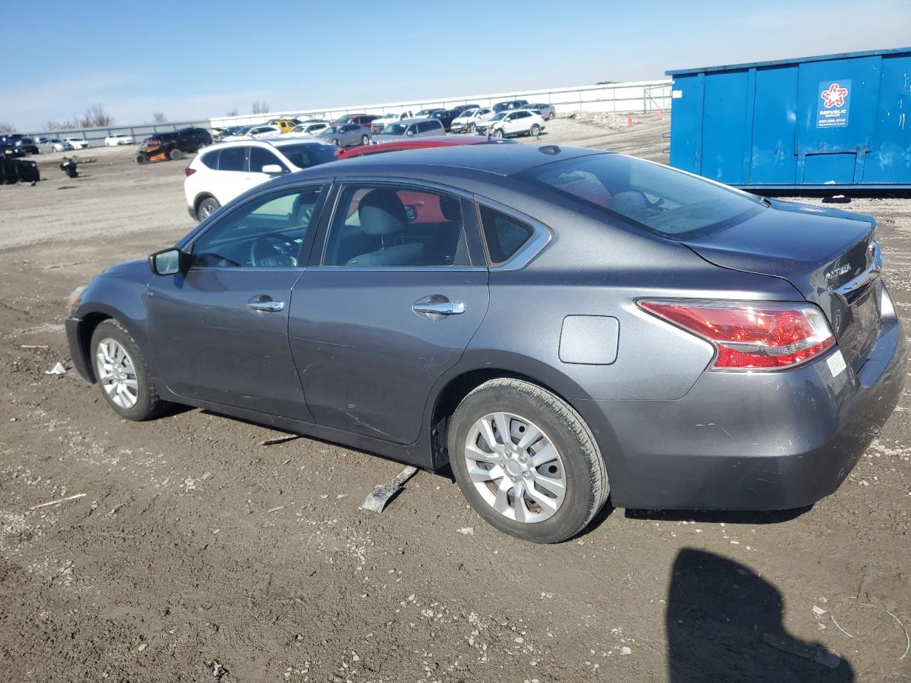 2015 Nissan Altima - Image 2