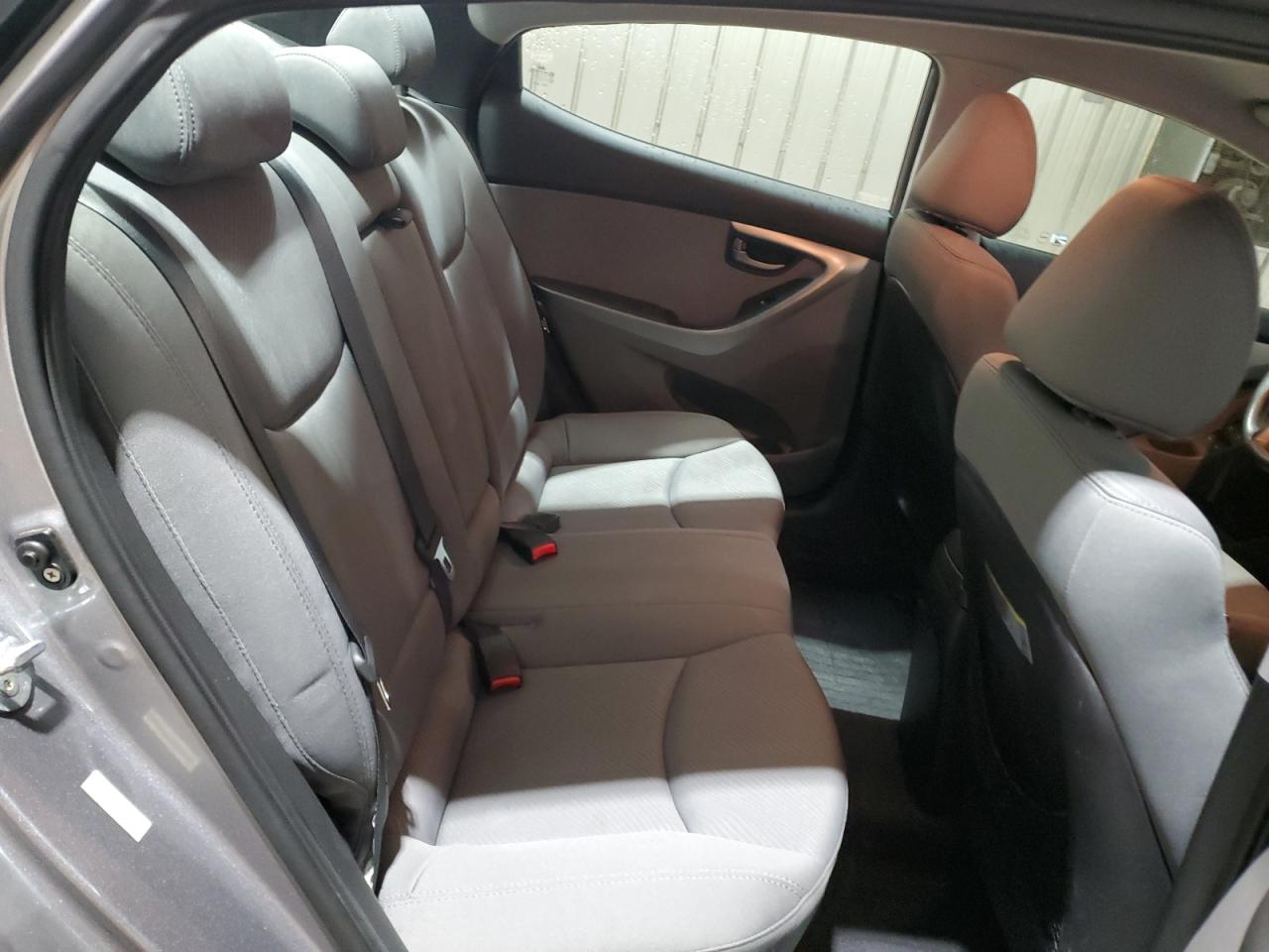 2013 Hyundai Elantra - Image 10