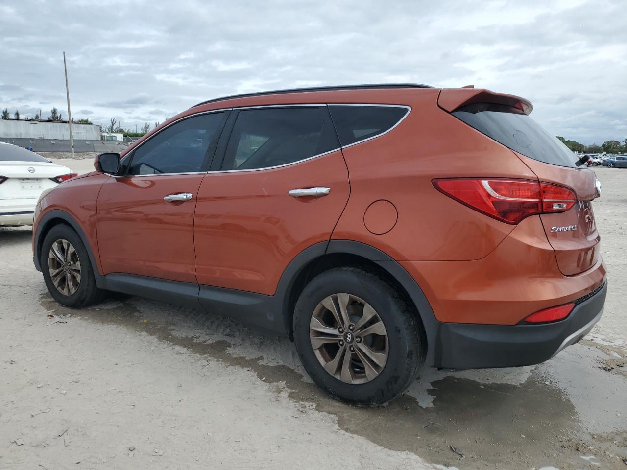 2015 Hyundai Santa Fe - Image 2
