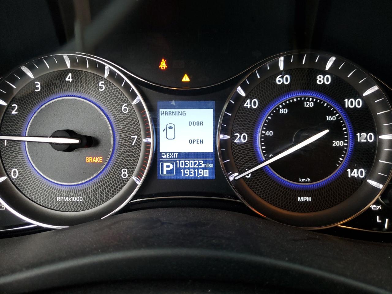 2017 Infiniti QX80 - Image 9