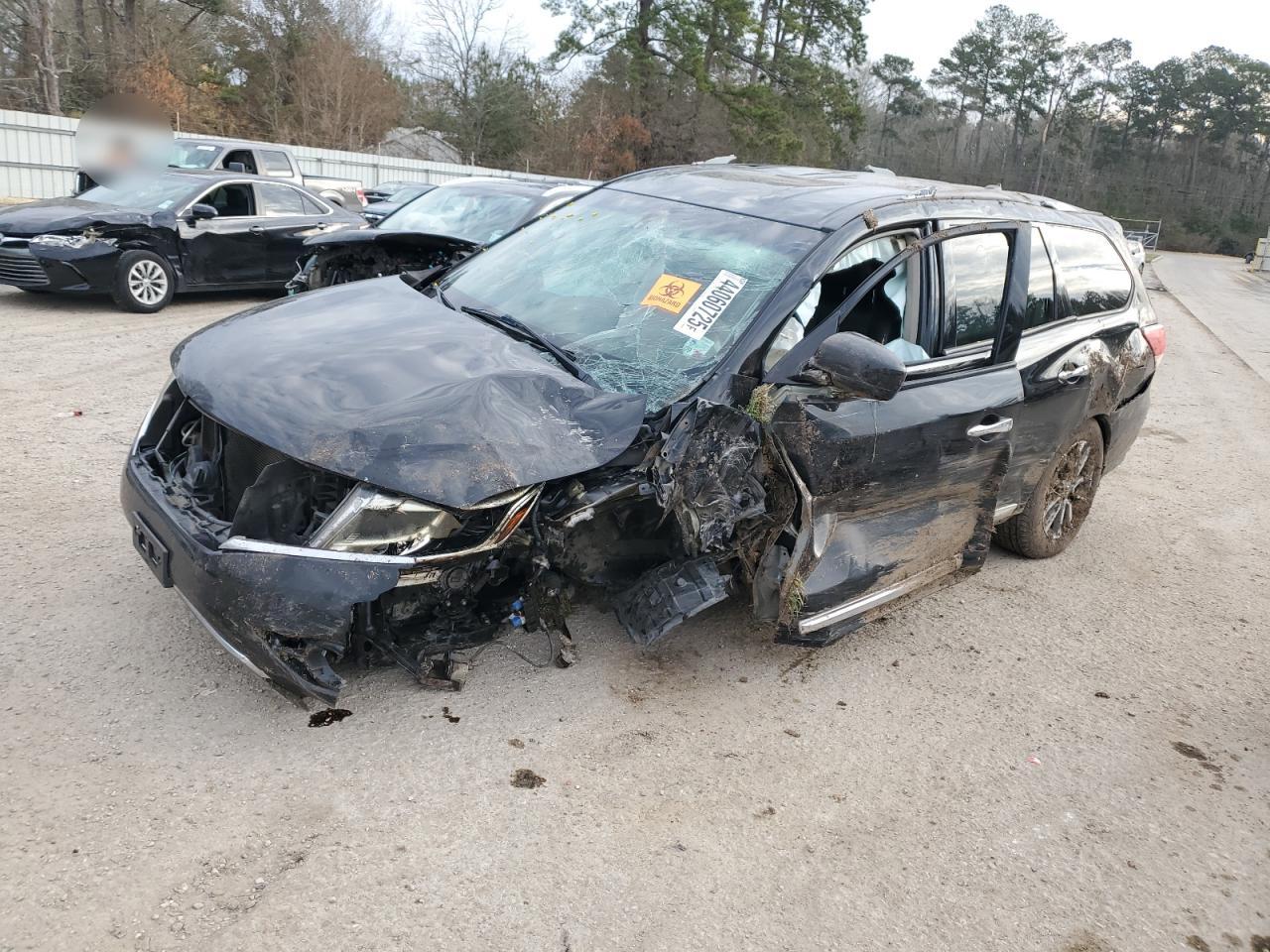 2014 Nissan Pathfinder - Image 1