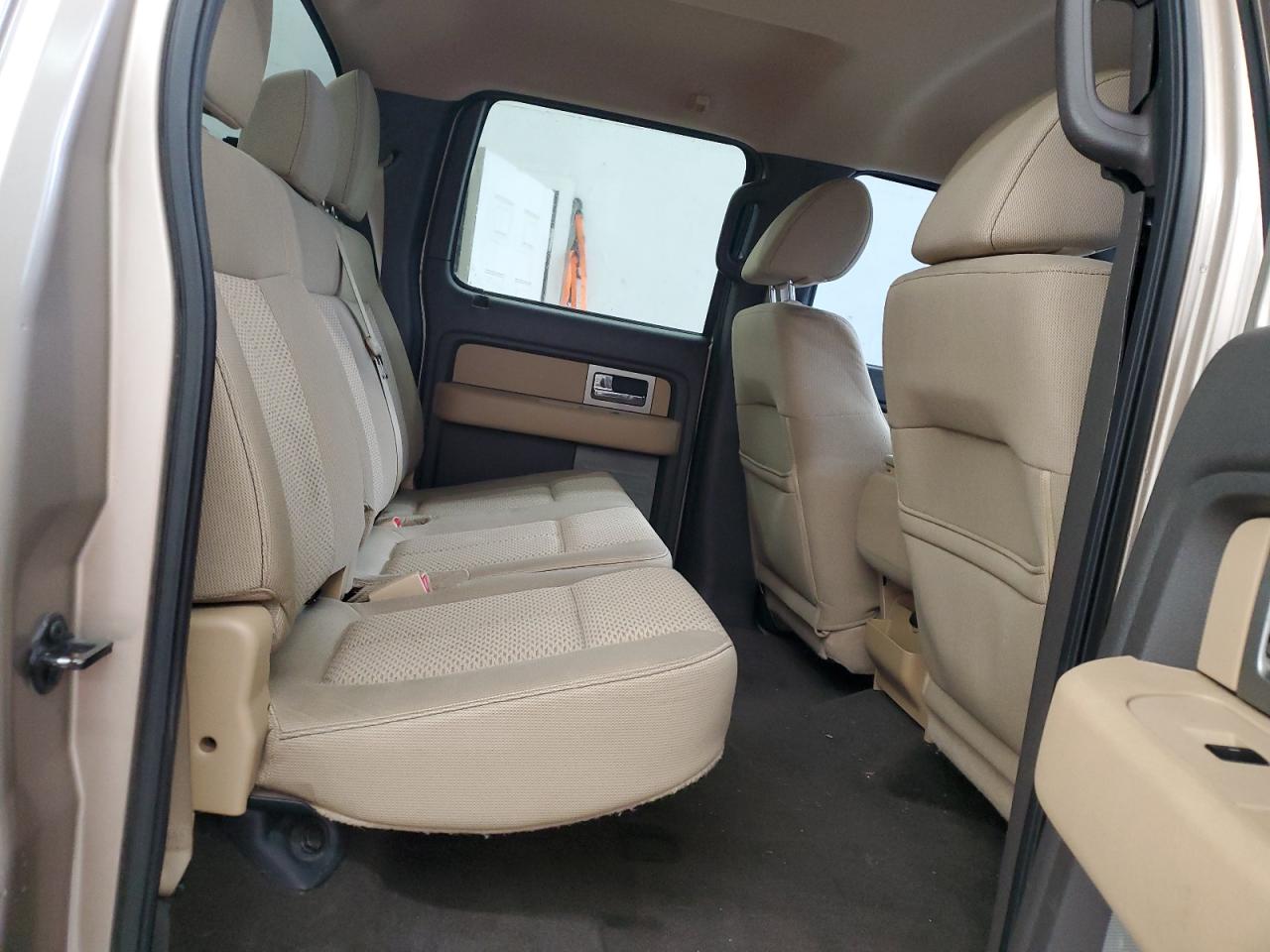 2011 Ford F-150 - Image 10