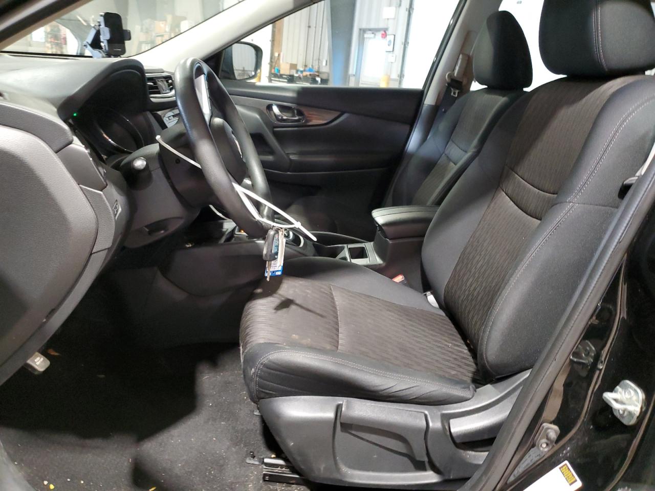 2017 Nissan Rogue - Image 7