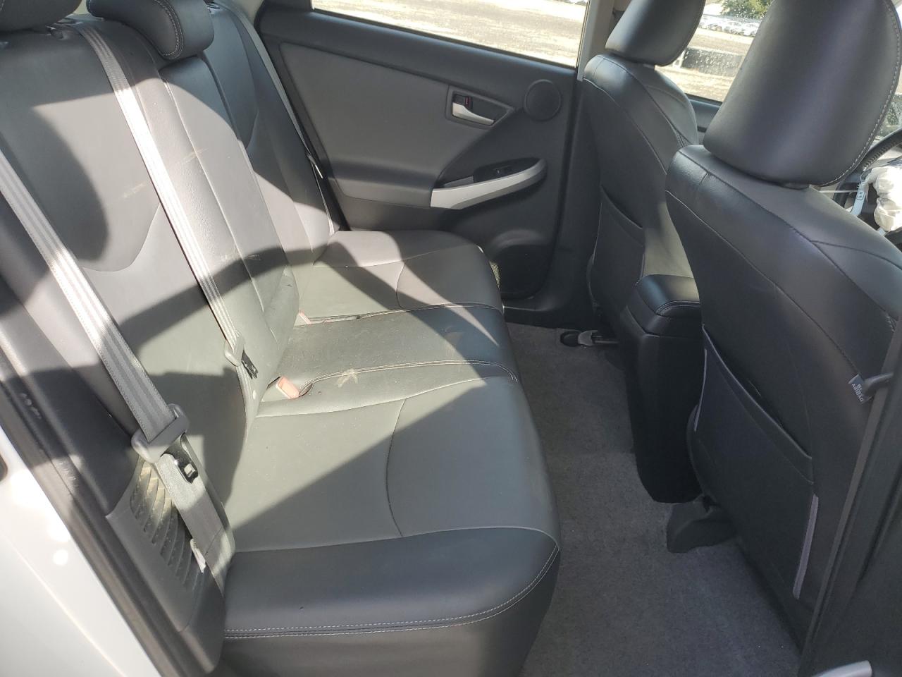2012 Toyota Prius - Image 11
