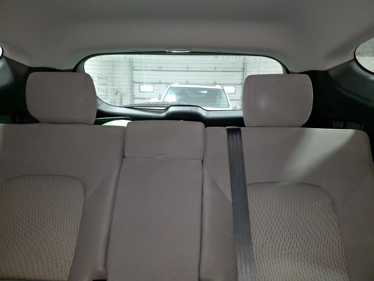 2016 Hyundai Santa Fe - Image 10