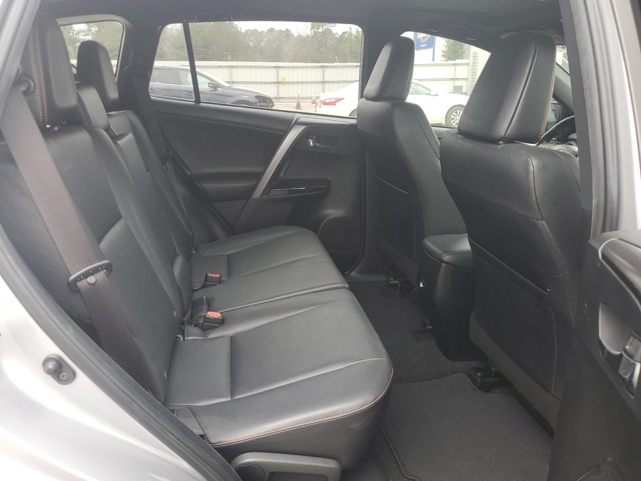 2018 Toyota RAV 4 - Image 10