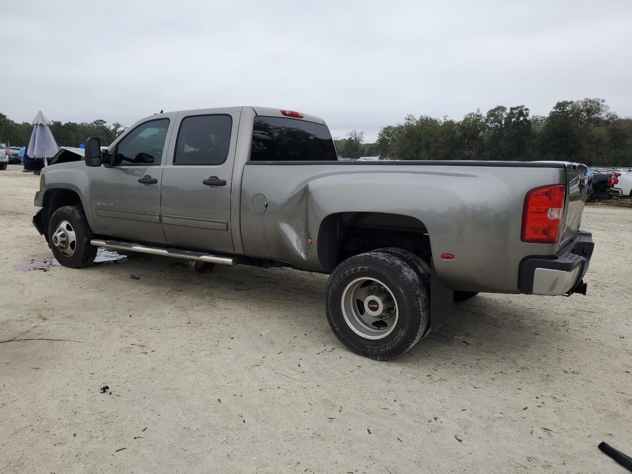 2014 GMC Sierra - Image 2