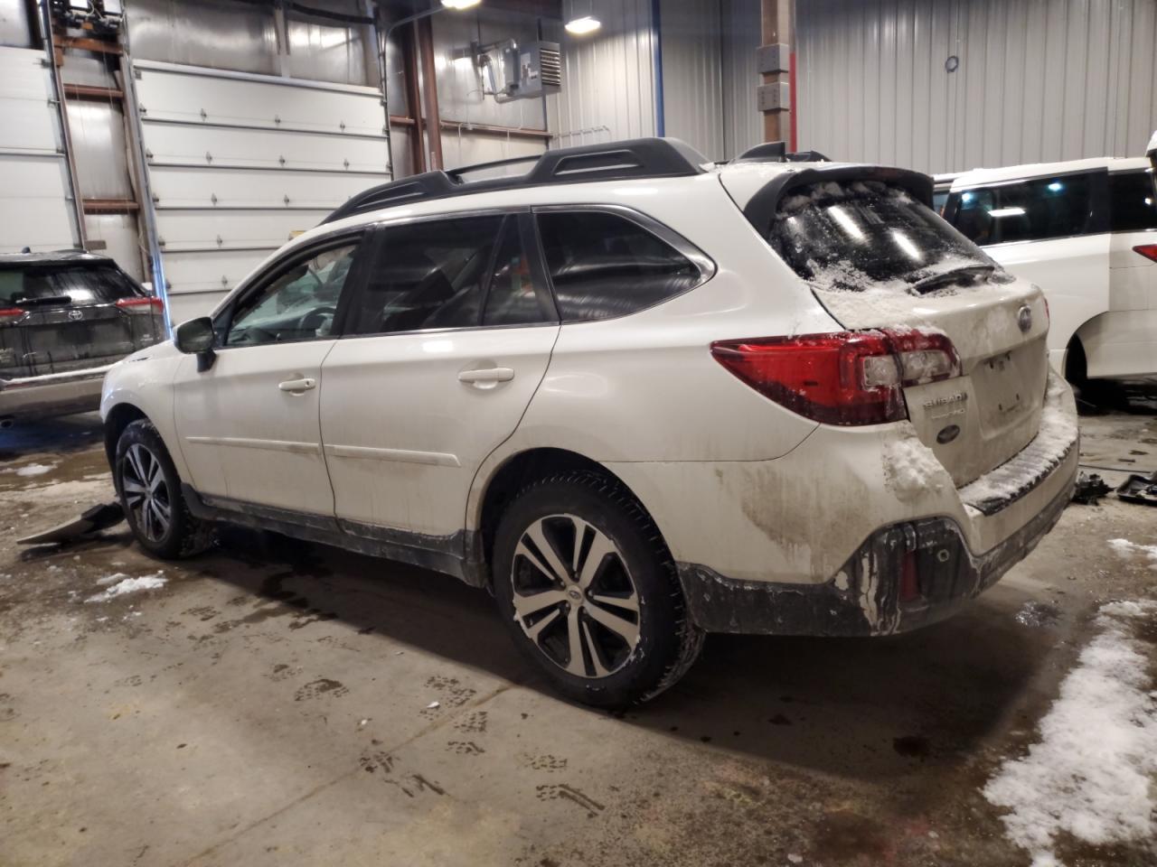2018 Subaru Outback - Image 2
