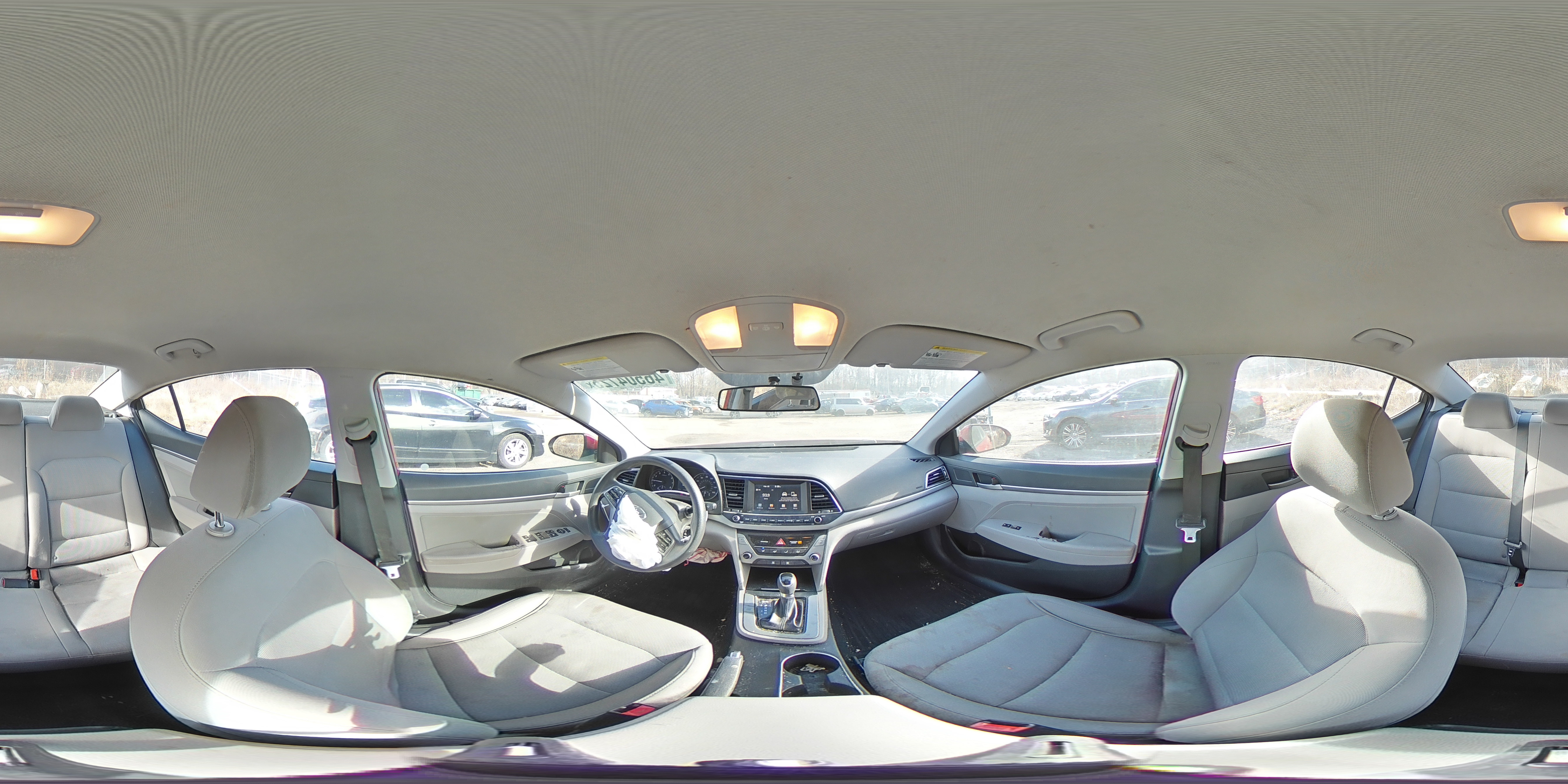 2018 Hyundai Elantra - Image 13