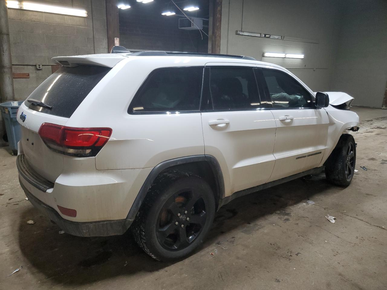 2019 Jeep Grand Cherokee - Image 3