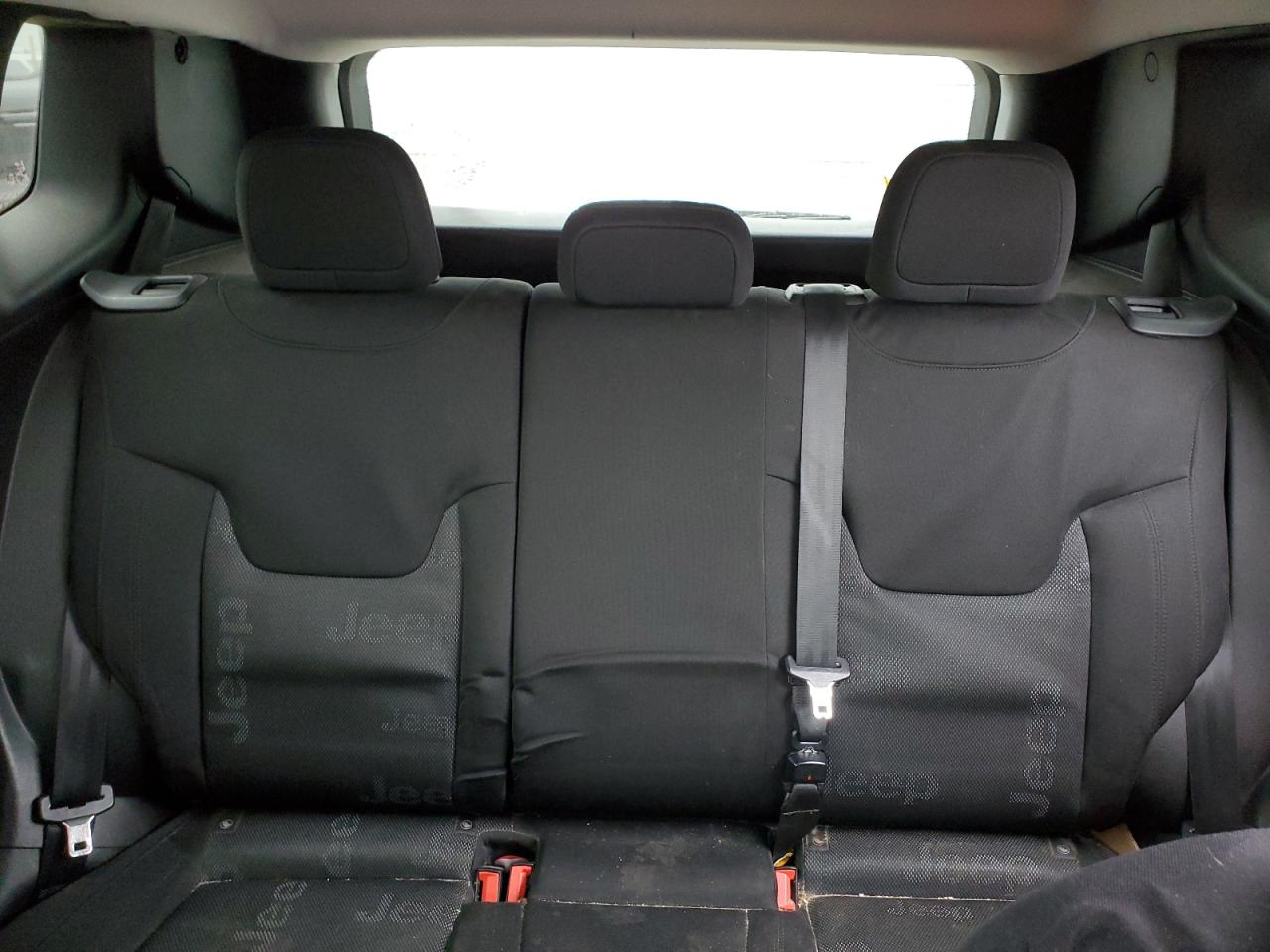 2015 Jeep Renegade - Image 10