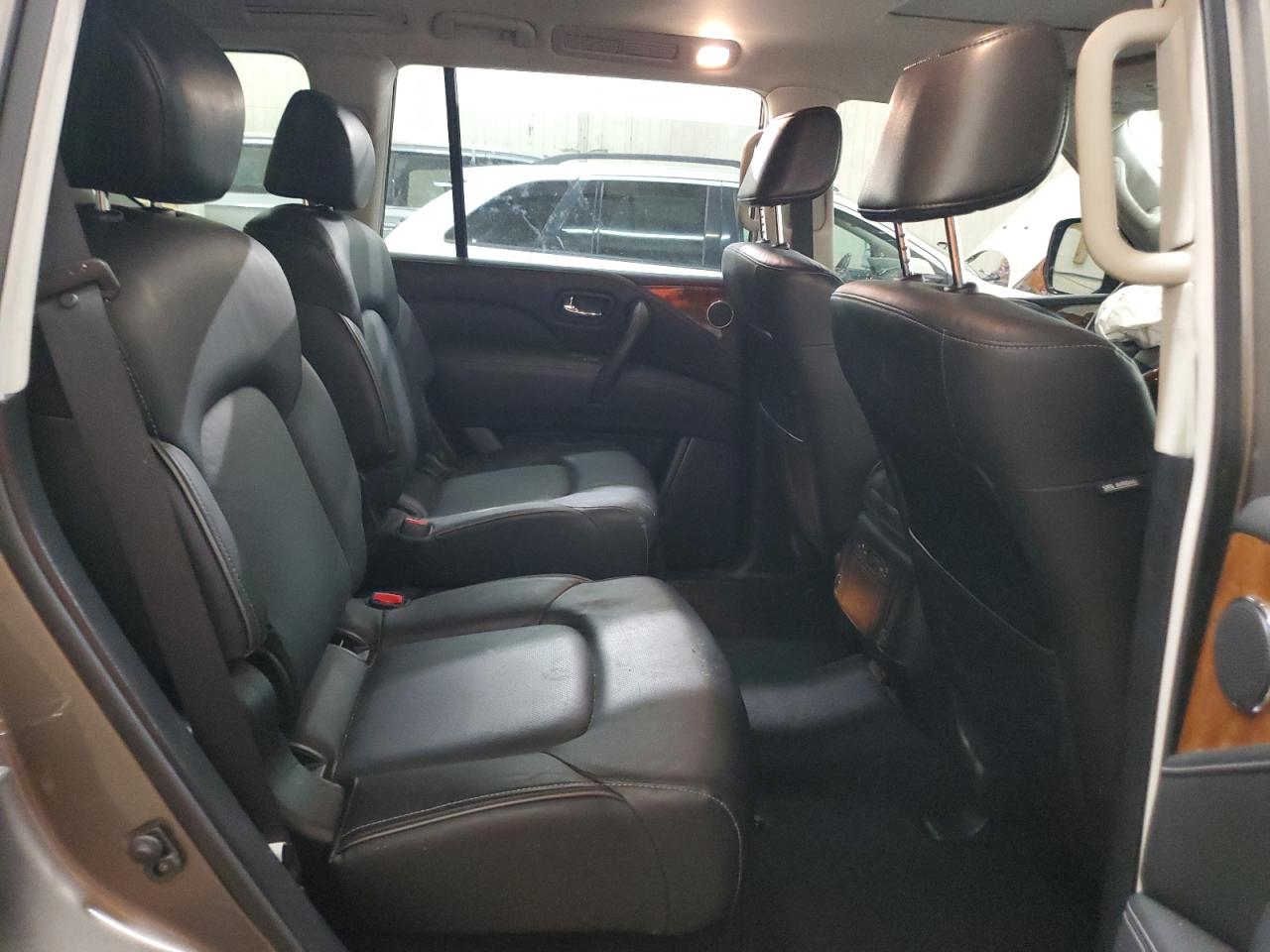 2019 Infiniti QX80 - Image 11