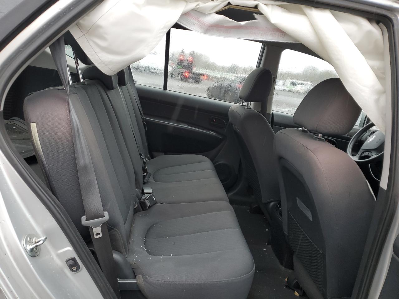 2009 Kia Rondo - Image 11