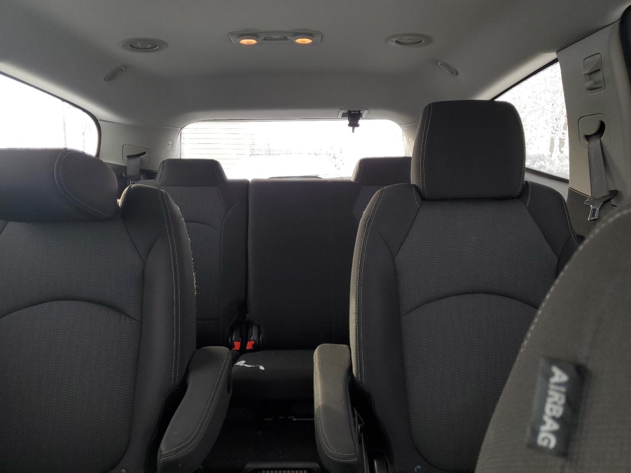 2015 Chevrolet Traverse - Image 10