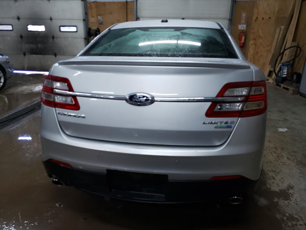 2017 Ford Taurus - Image 6