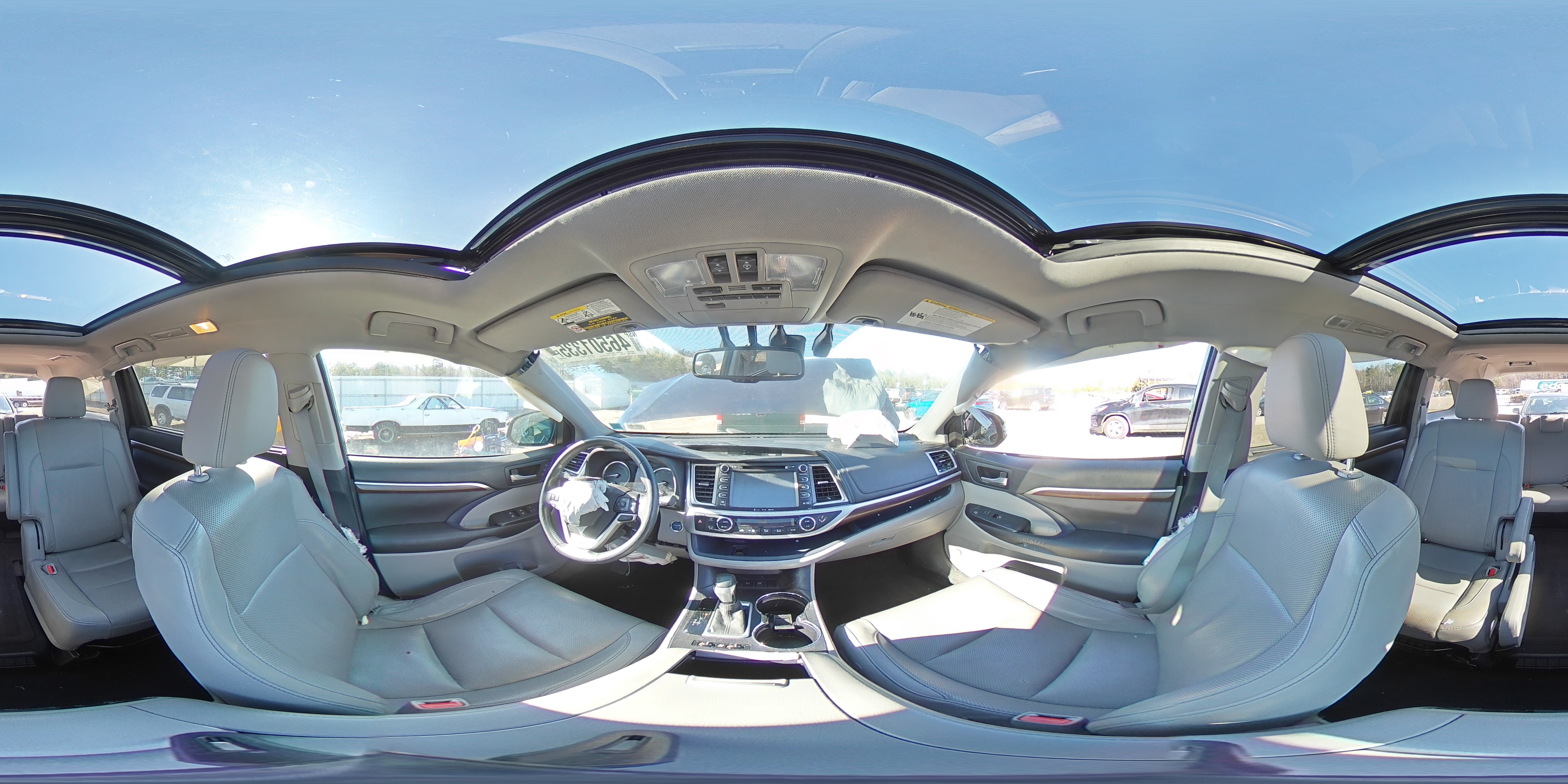 2016 Toyota Highlander - Image 13