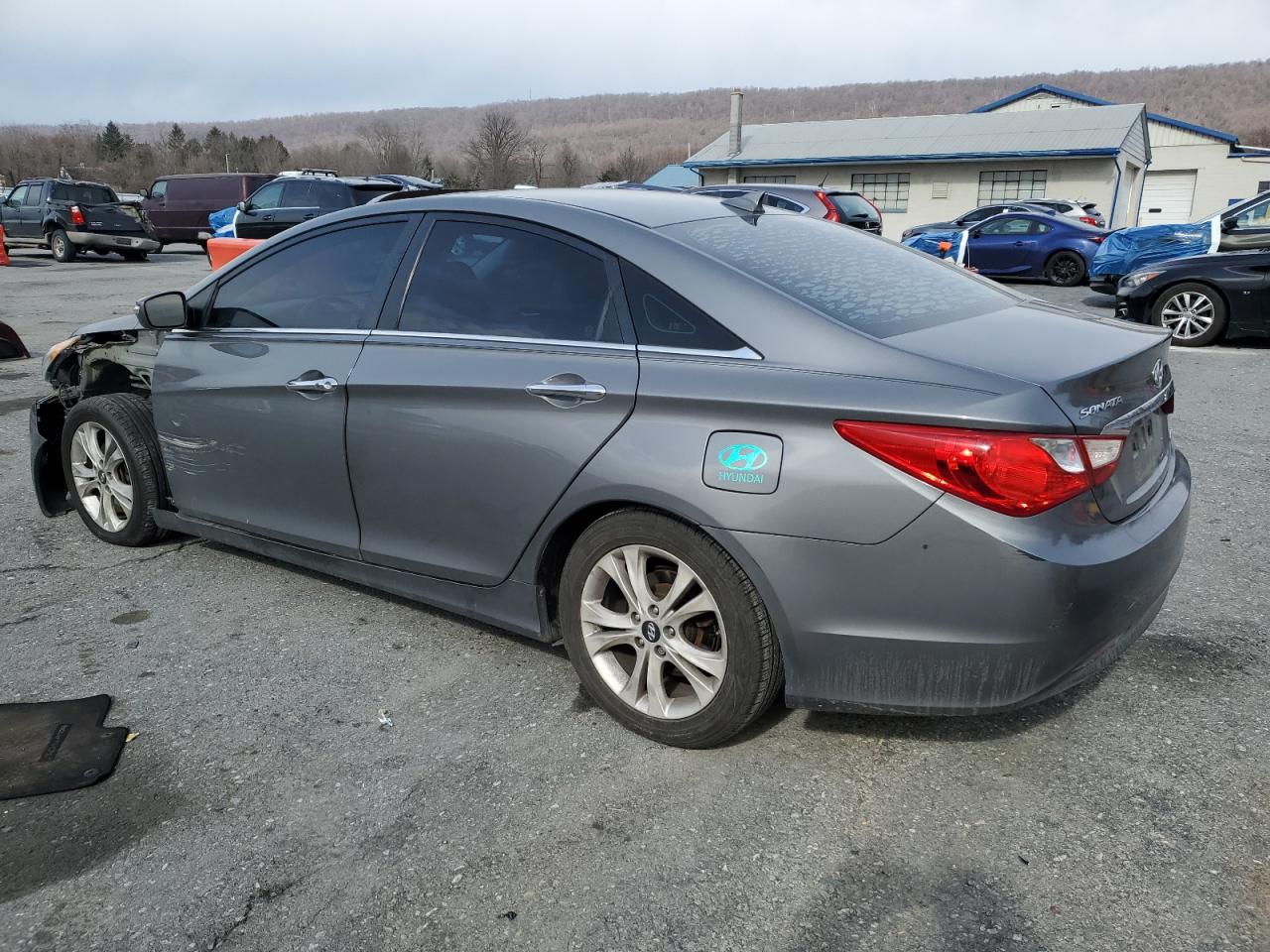 2013 Hyundai Sonata - Image 2