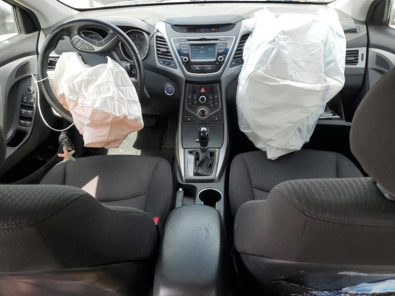 2016 Hyundai Elantra - Image 8