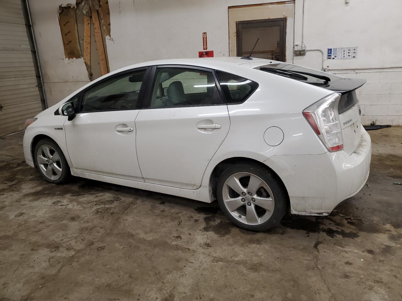2010 Toyota Prius - Image 2