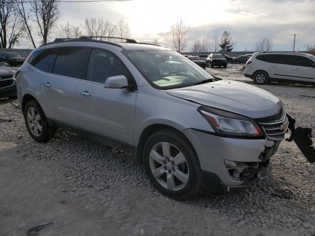 CHEVROLET TRAVERSE 2017 Серебристый