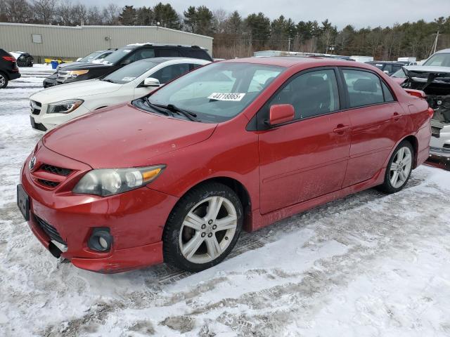  TOYOTA COROLLA 2013 Красный