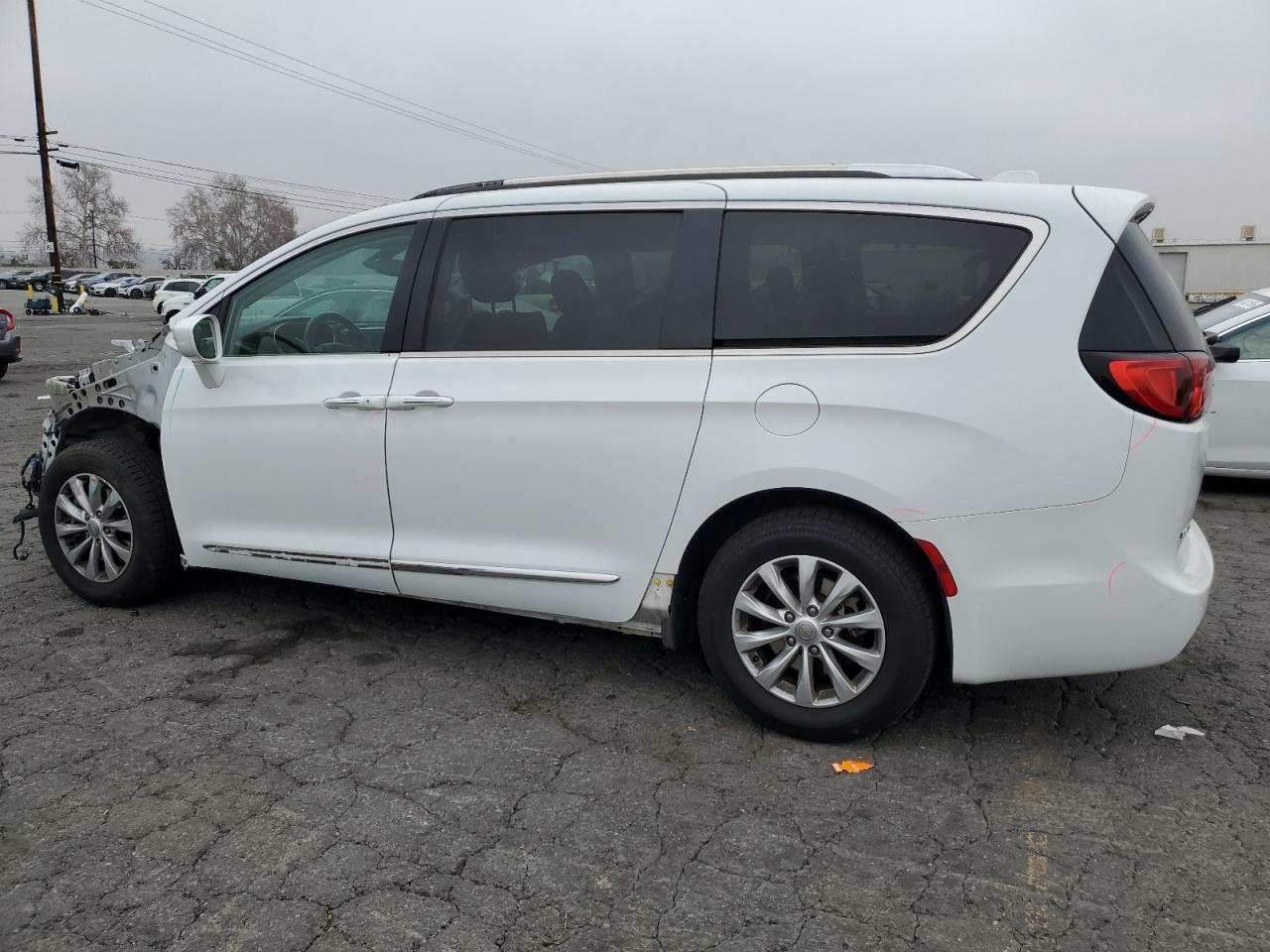 2019 Chrysler Pacifica - Image 2