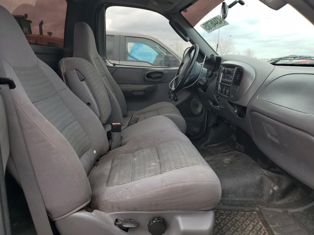 2004 Ford F-150 - Image 10