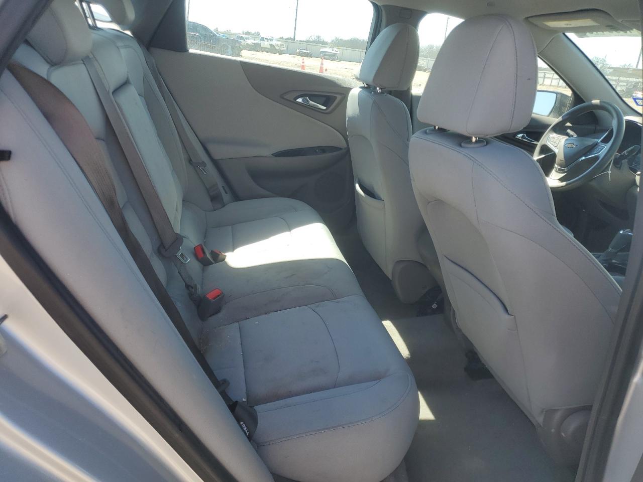 2016 Chevrolet Malibu - Image 10