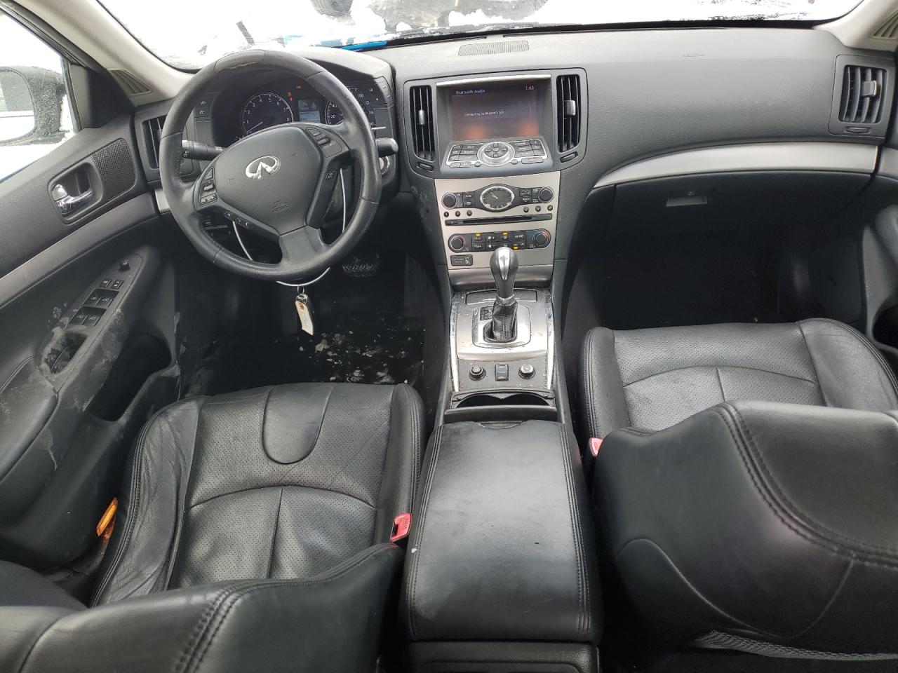 2015 Infiniti Q40 - Image 8