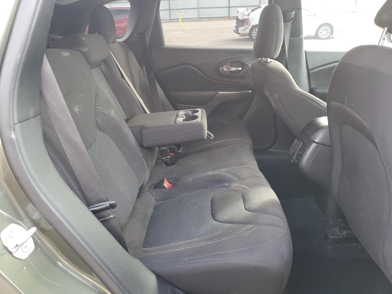 2020 Jeep Grand Cherokee - Image 11