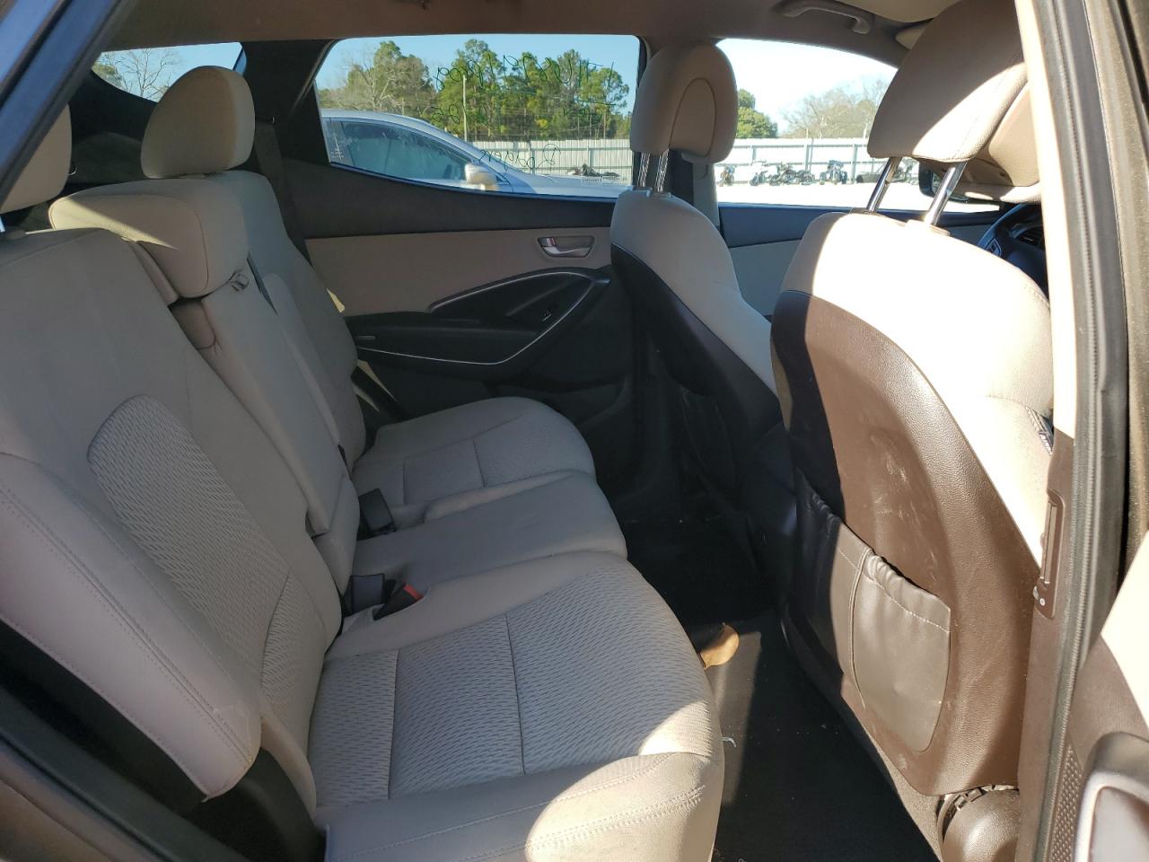 2014 Hyundai Santa Fe - Image 11