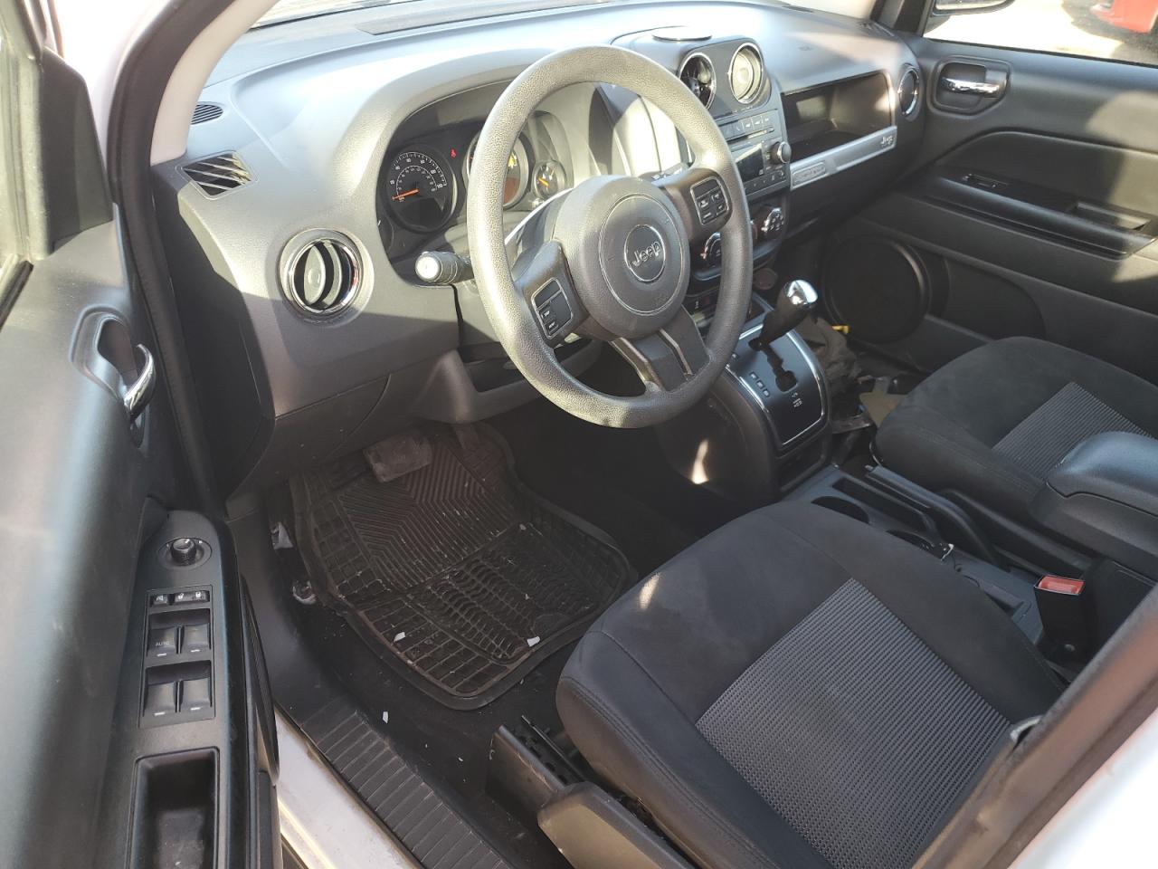 2016 Jeep Compass - Image 8