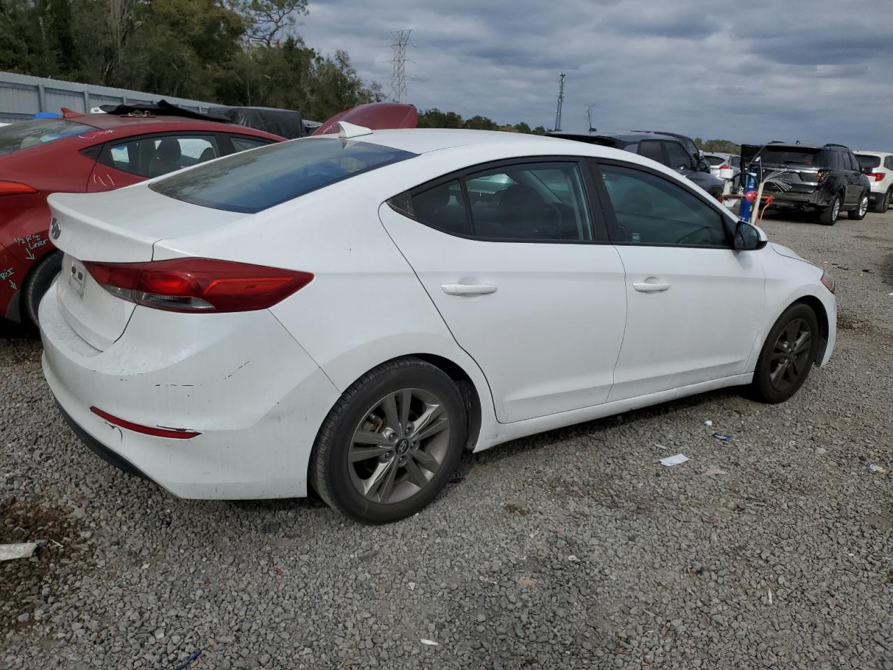 2018 Hyundai Elantra - Image 3