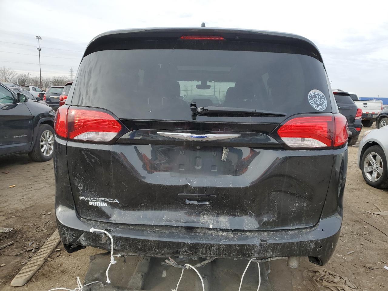 2018 Chrysler Pacifica - Image 6