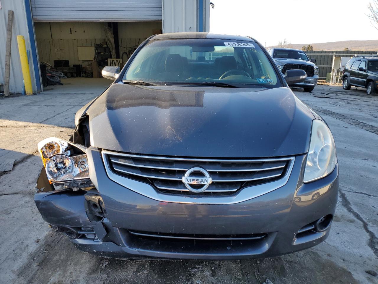 2010 Nissan Altima - Image 5