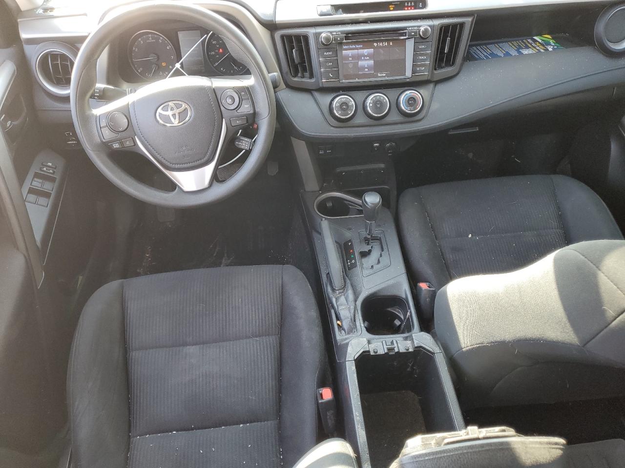 2017 Toyota RAV 4 - Image 8