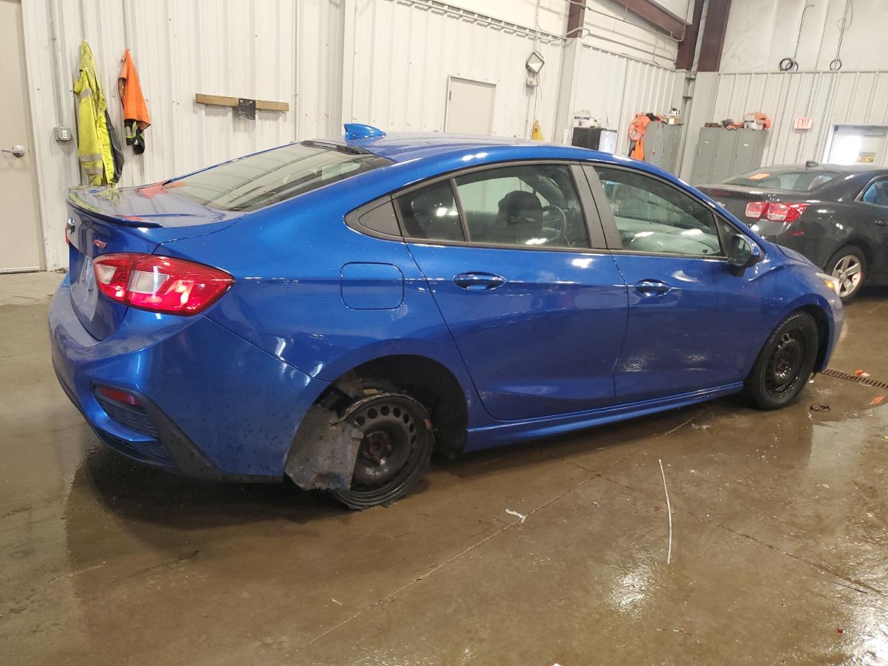 2019 Chevrolet Cruze - Image 3
