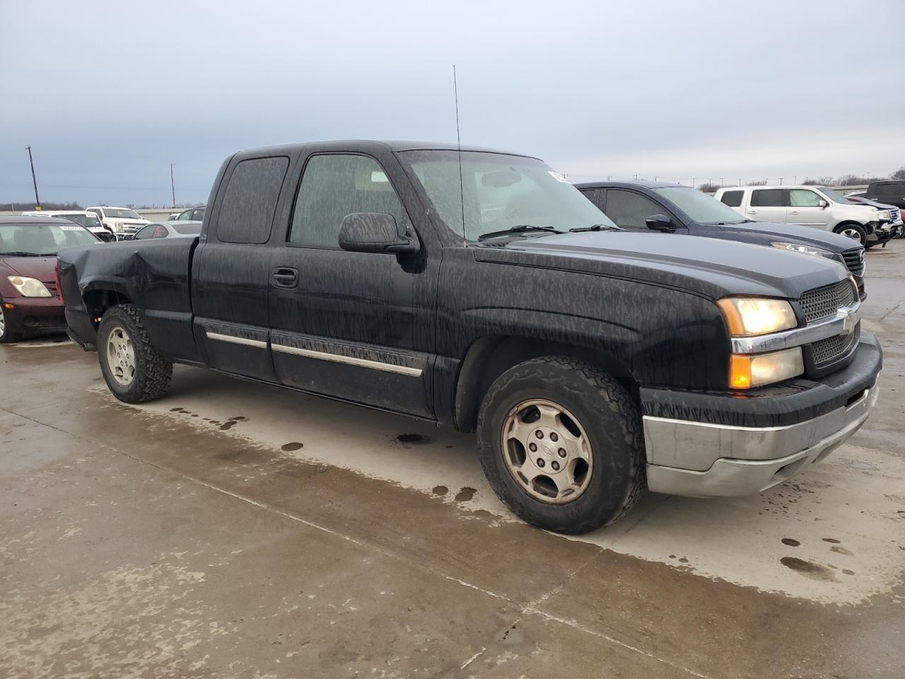 2004 Chevrolet Silverado - Image 4