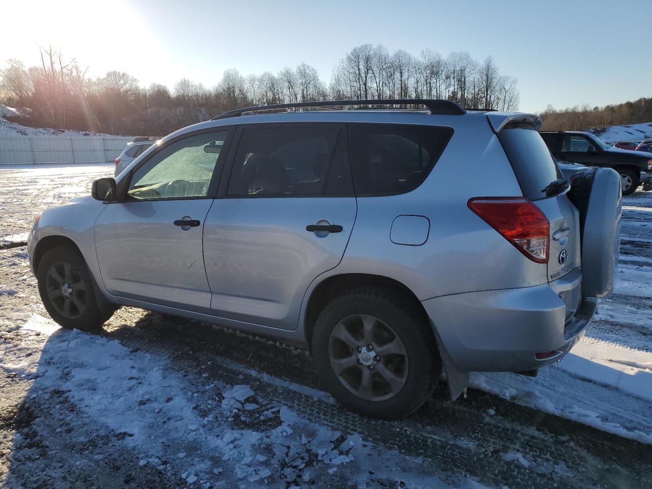 2007 Toyota RAV 4 - Image 2