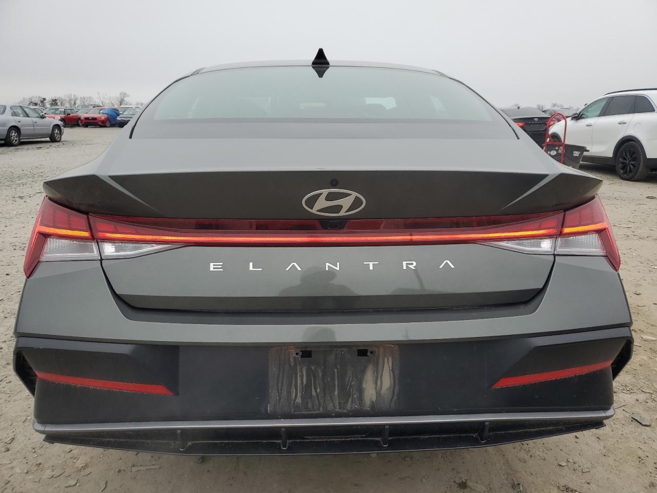 2024 Hyundai Elantra - Image 6